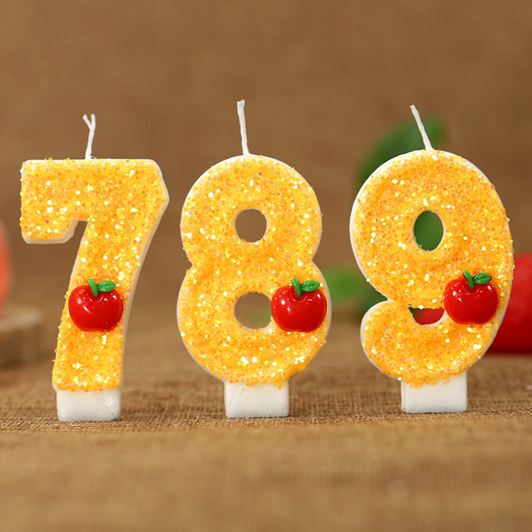 شمعة عيد ميلاد رقمية صفراء على - مراجعة Candle Supply وسعره